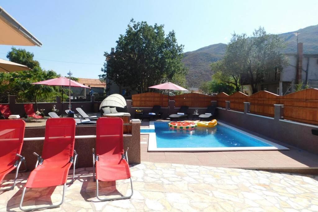 Holiday Home Jass Near Makarska Zagvozd Bagian luar foto