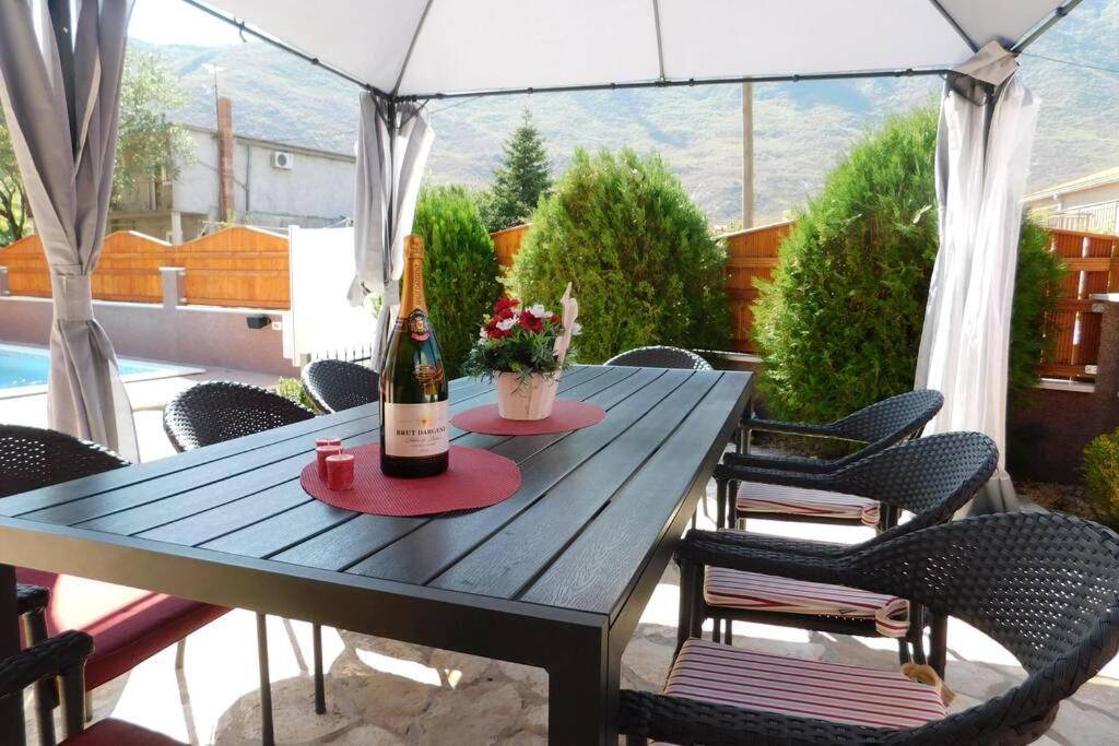 Holiday Home Jass Near Makarska Zagvozd Bagian luar foto