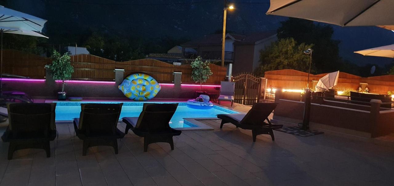 Holiday Home Jass Near Makarska Zagvozd Bagian luar foto