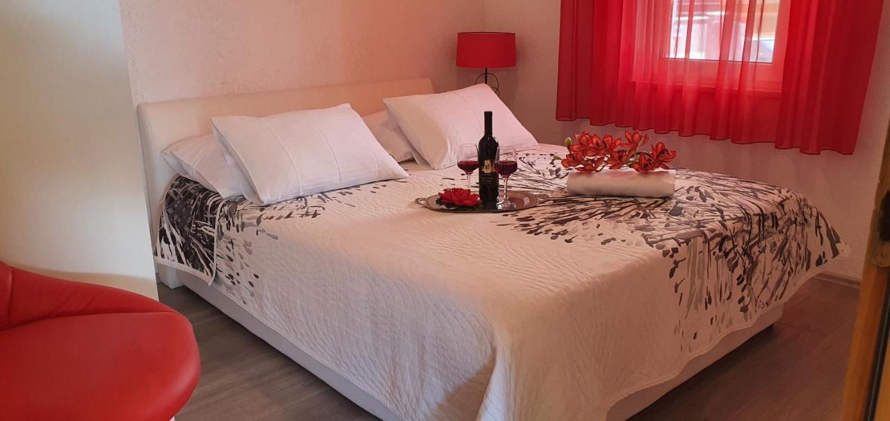 Holiday Home Jass Near Makarska Zagvozd Bagian luar foto